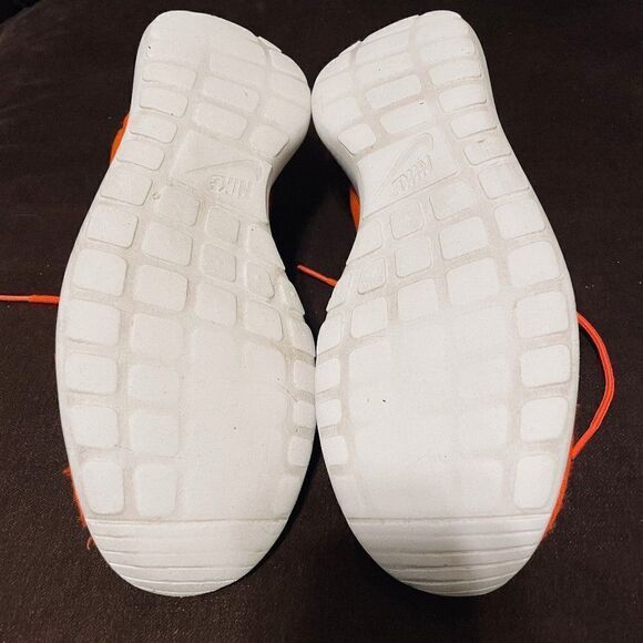 Bright Orange Nike Roshe Run Mens 10.5 US 44.5 EUR Fabric Mesh Uppers White sole - Picture 7 of 15